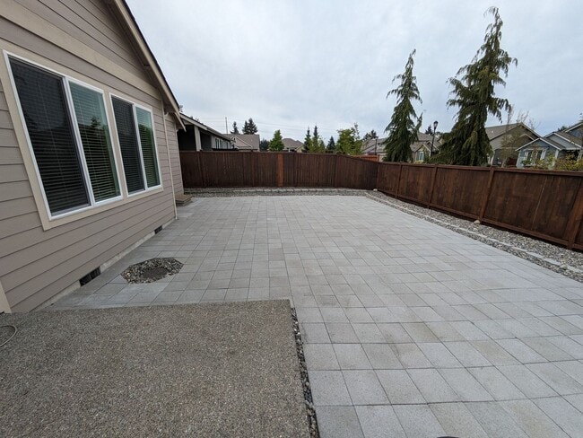 Building Photo - 9546 6th Way SE
