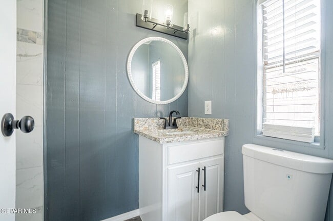 Building Photo - 228 Territory Dr