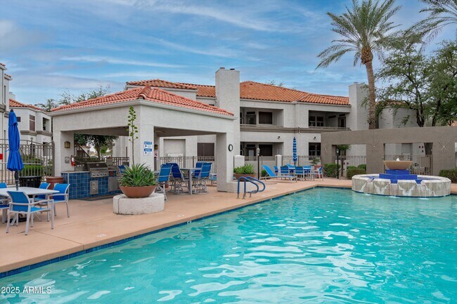 Building Photo - 11375 E Sahuaro Dr
