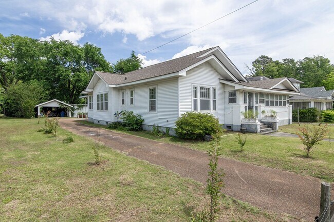 Building Photo - 108 Blount St