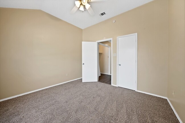 Building Photo - 4308 Elliott Oaks Dr