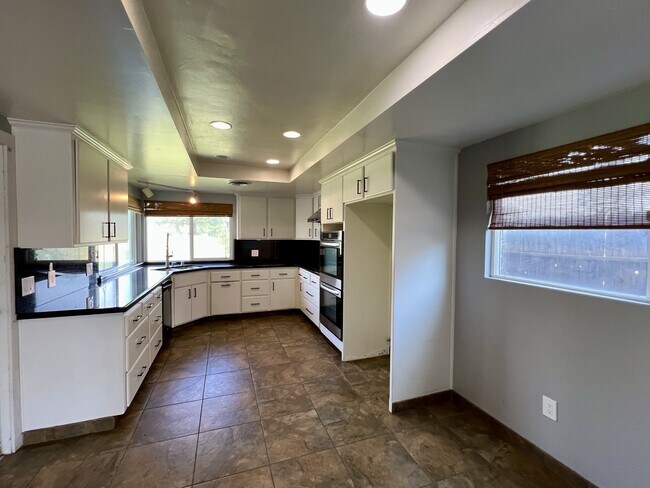 Building Photo - 6508 Landfair Dr