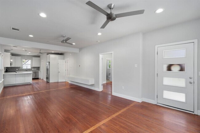 Building Photo - 1102 Woodland Ave