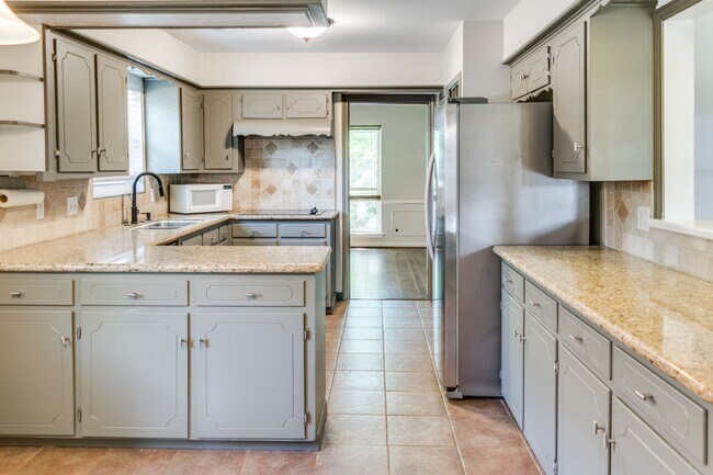 Building Photo - One-Story Home for Rent in Walnut Bend, Ho...
