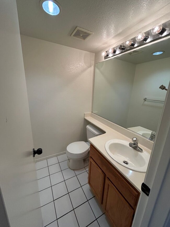 Building Photo - Avail Now - Elk Grove