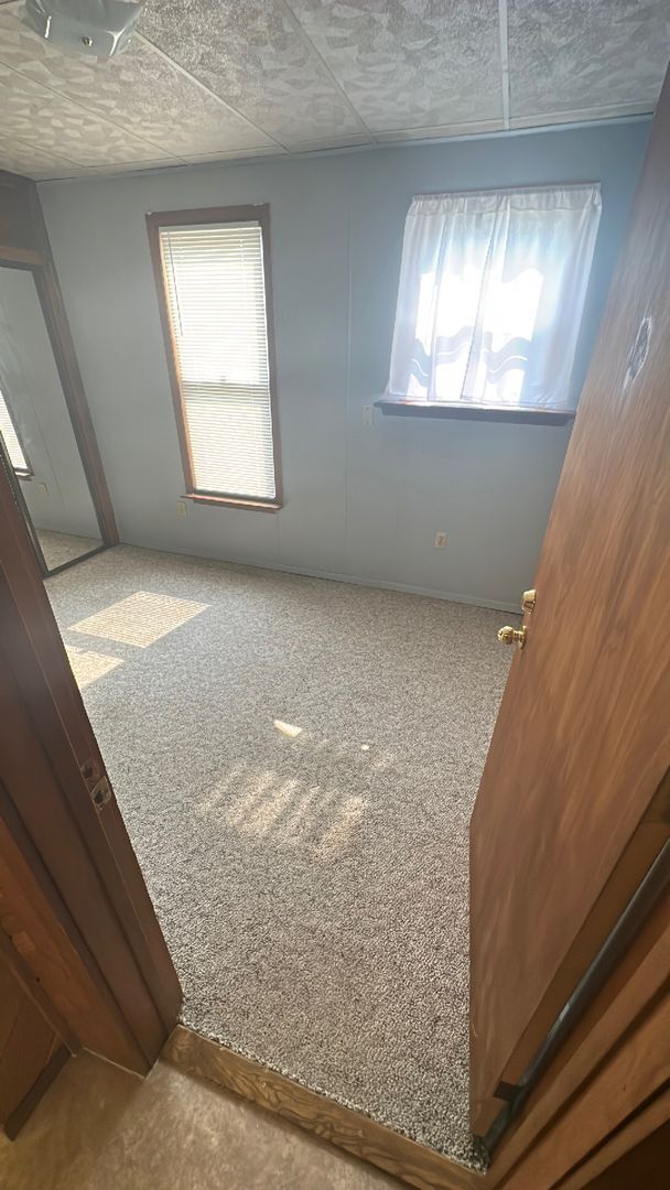 Building Photo - 3 Bedrooms, 1 Bathroom & w/upper loft Single Family with Garage - Staples