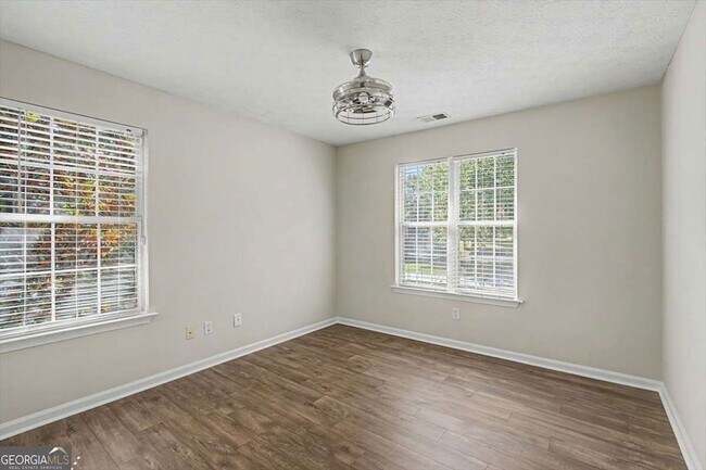 Building Photo - 1590 Waterway Pl SW