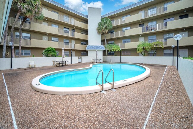 Building Photo - 3100 N Pine Island Rd