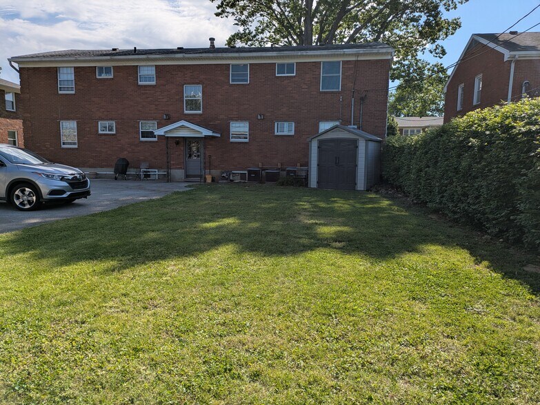 Building Photo - 2909 Abigail Dr