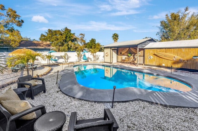 Building Photo - 1679 Tampa Rd