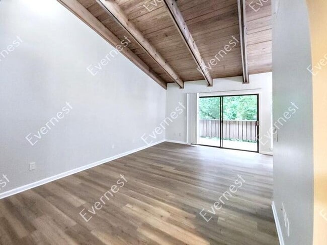 Building Photo - 3815 Paces Ferry W
