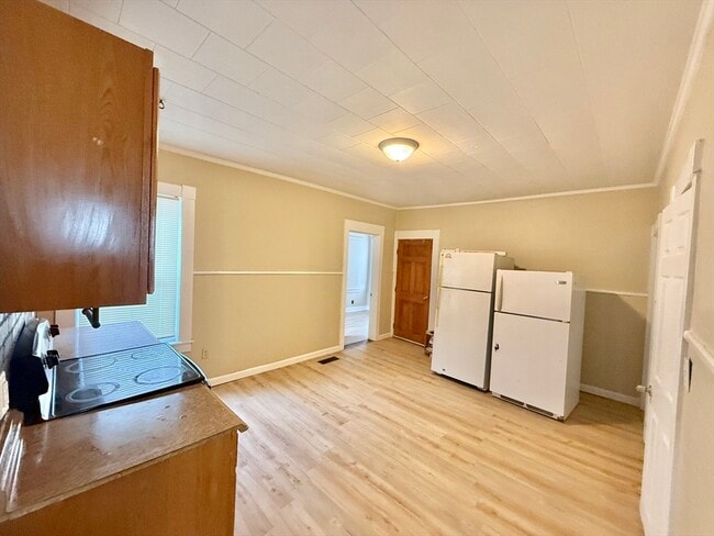 Building Photo - 136 Gershom Ave