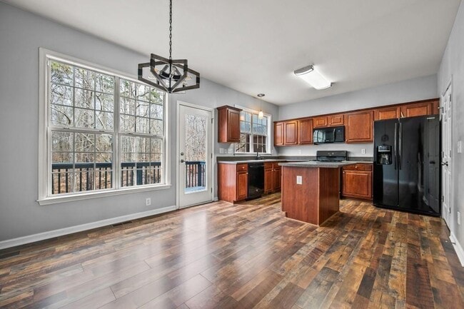 Building Photo - 1346 Thornborough Dr