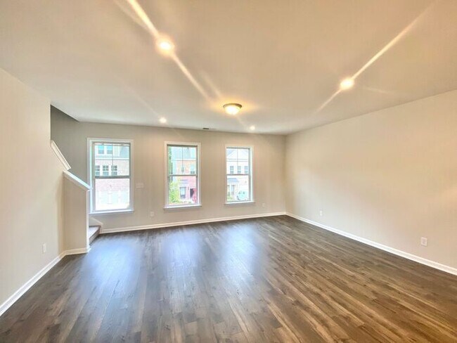 Building Photo - 230 Mahone Dr