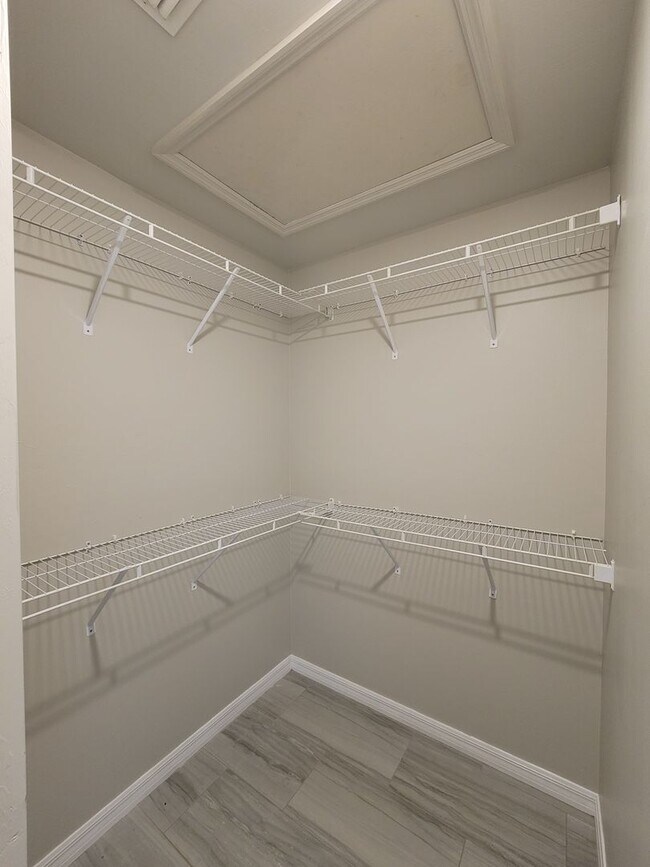 Building Photo - Duplex for rent