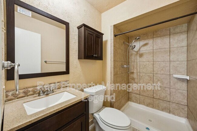 Building Photo - 1312 Goodwin Dr