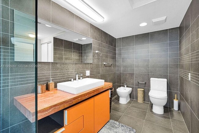 Building Photo - 2155 Washington Ct