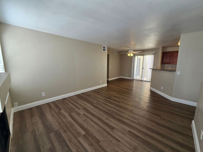 Building Photo - A Fabulous 3 Bedroom Condo in NW Las Vegas.