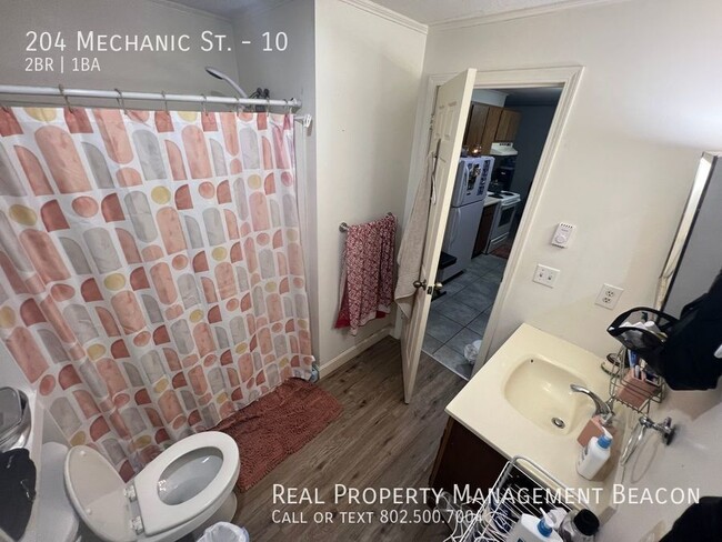 Building Photo - Lebanon 2BR 1BR $1750 plus utilities
