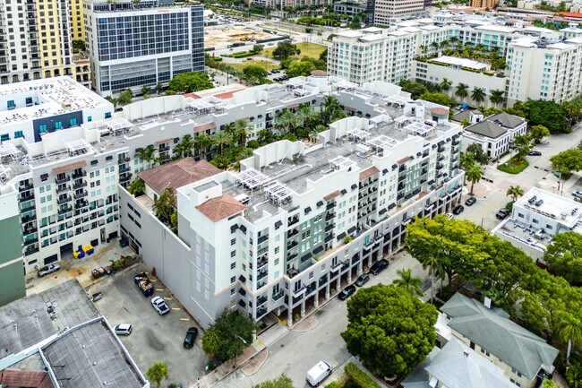 Building Photo - 600 S Dixie Hwy