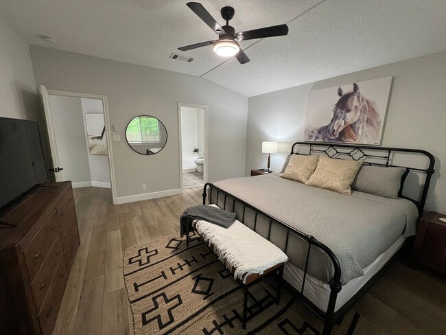 Building Photo - PRELEASING FOR MID JANUARY!  3 bedroom off of 183!