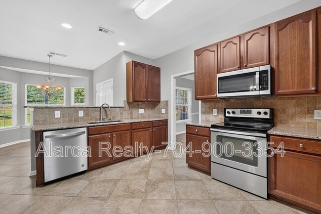 Building Photo - 2041 White Cedar Ln