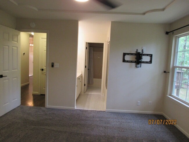 Building Photo - 3 bedroom house in Lake Ozark for rent