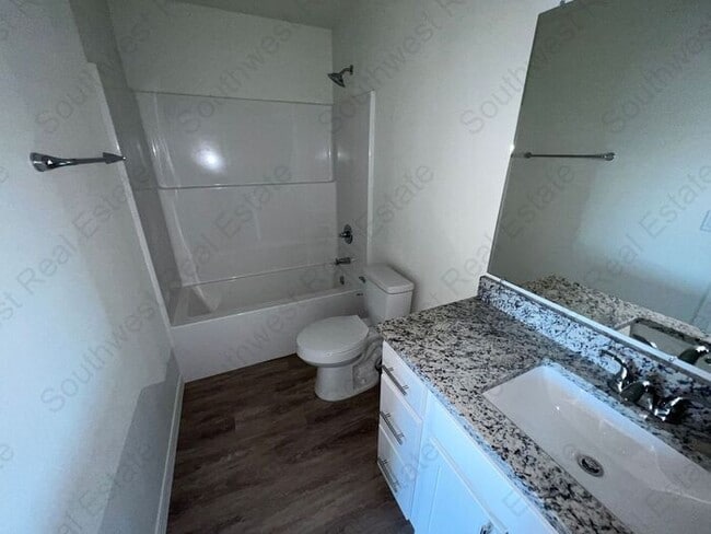 Building Photo - Brand new 2 bedroom 2 bath duplex