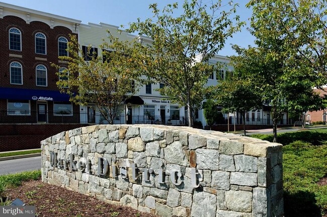 Building Photo - 3706 Singleton Terrace