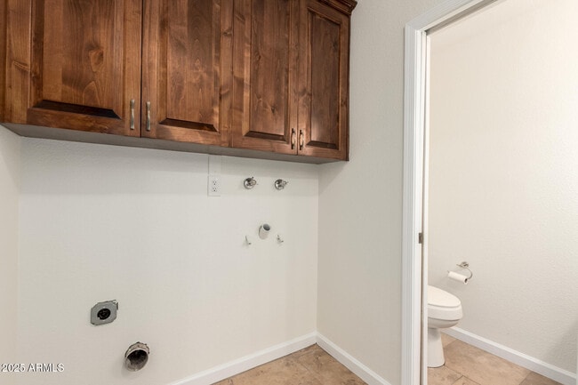 Building Photo - 5031 E Pershing Ave