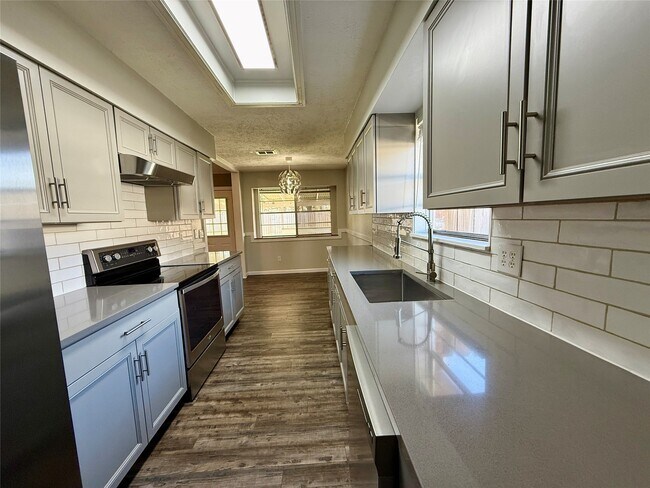 Building Photo - 20407 Fox Haven Ln