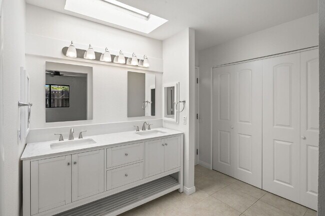 Building Photo - Welcome to your rare gem, dream home in Clairemont, San Diego!