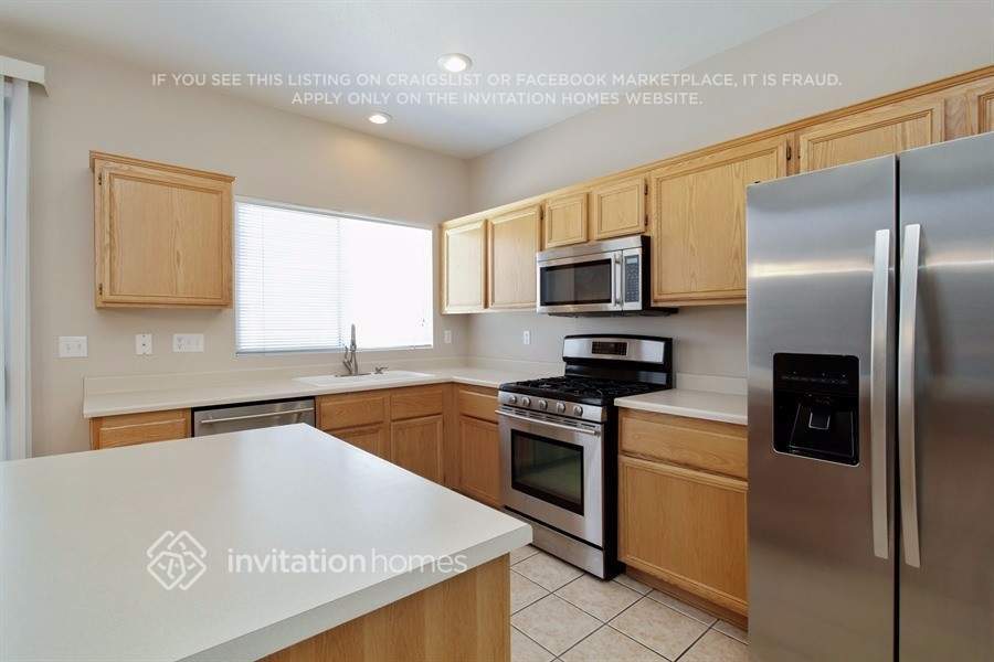 Building Photo - 9428 Warm Waters Ave