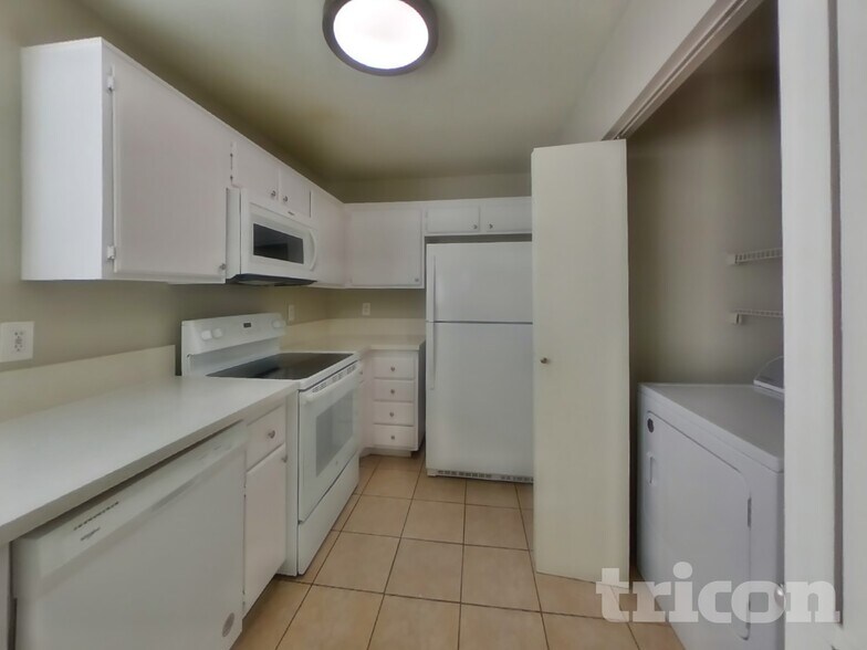 Building Photo - 1812 Wild Jan Dr