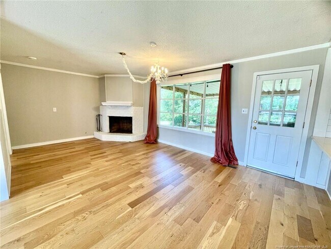 Building Photo - 2309 Village Dr