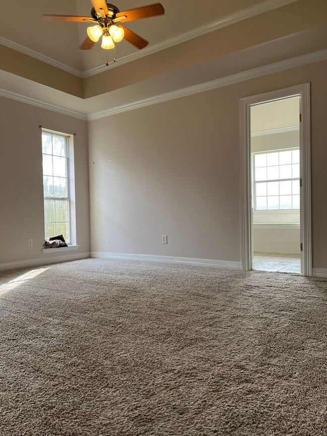 Building Photo - 2457 Brookside Dr