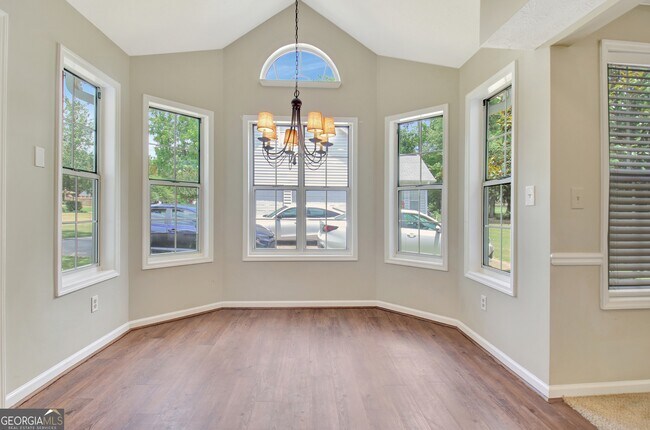 Building Photo - 303 Calgary Dr