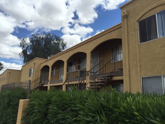 Building Photo - Santa Cruz River Apartments