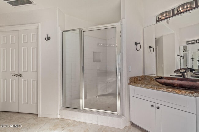 Building Photo - 9414 S 51st St