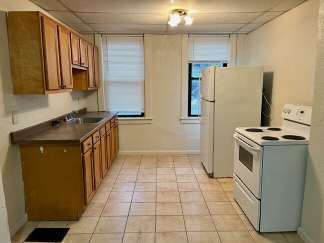 Building Photo - 118 Kirk Ave