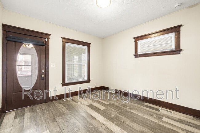 Building Photo - 2816 N 19th Ave