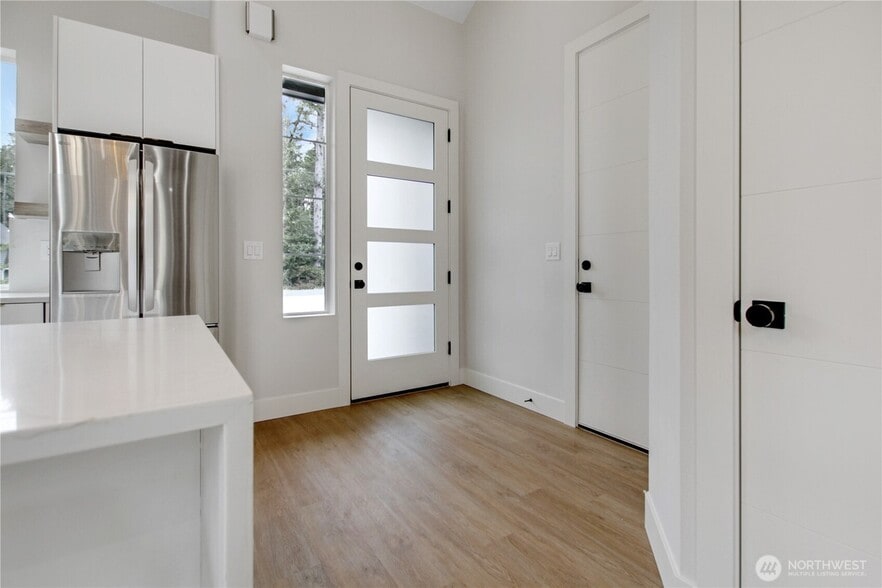 Building Photo - 27906 U St