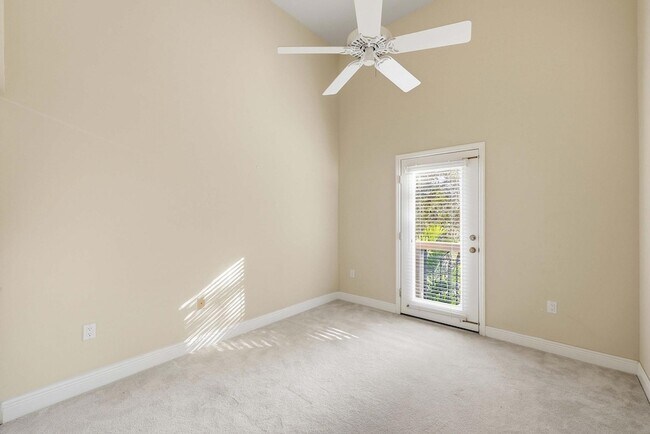 Building Photo - 6204 Paradise Point Dr