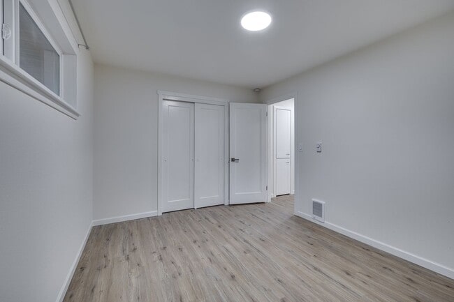 Building Photo - Beautifully Remodeled 3-Bedroom Home in a ...