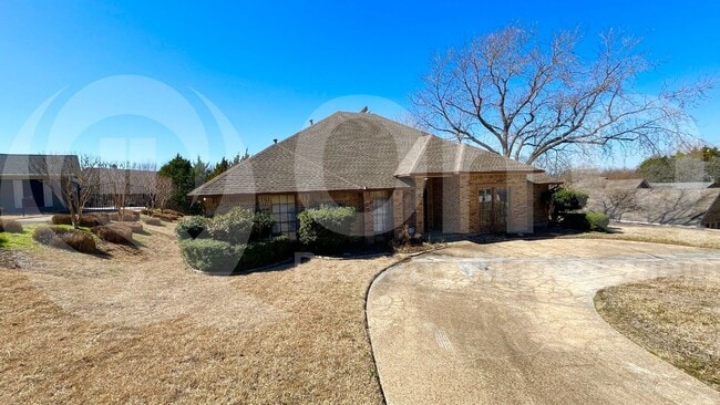 Building Photo - 10 Cypress Ct