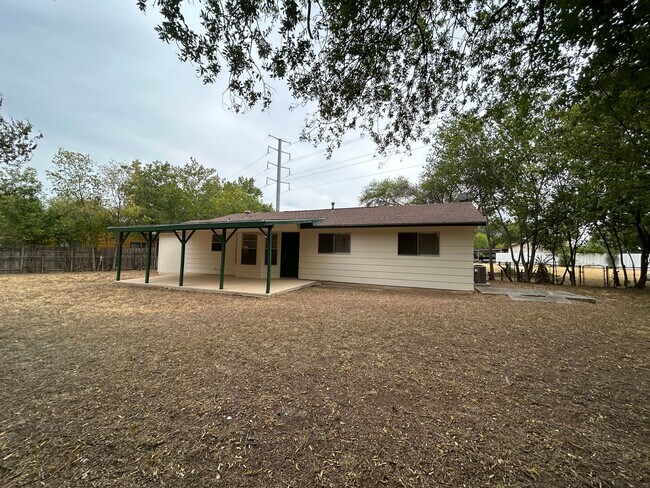 Building Photo - *COMING SOON* Tucked Away on a Cul-de-Sac | 3-Bedroom San Antonio Home!
