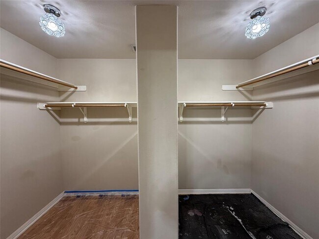 Building Photo - 3209 MacArthur Ave