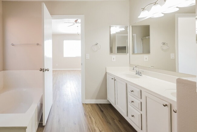 Building Photo - 15317 N 85th Ave