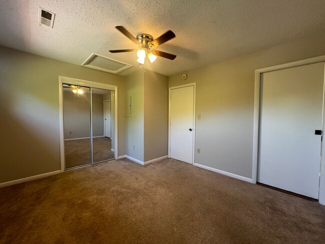 Building Photo - SHADOWLAWN/California Condo
