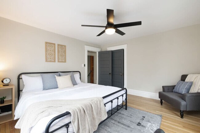 Building Photo - 713 Crosby St